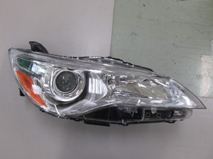 2015 - 2017 Toyota Camry Front Headlight Assembly Replacement Housing / Lens / Cover - Right <u><i>Passenger</i></u> Side - (Hybrid LE Gas Hybrid + Hybrid XLE Gas Hybrid + LE + XLE)