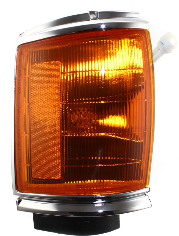 Right (Passenger) Corner Light Assembly for 1987-1988 Toyota P/U, (Excludes Base Models), with Chrome Trim, RWD (Rear-Wheel Drive), Replacement