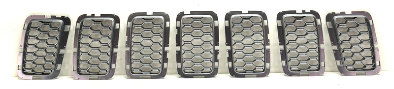 2017 - 2022 Jeep Grand Cherokee Grille Assembly
