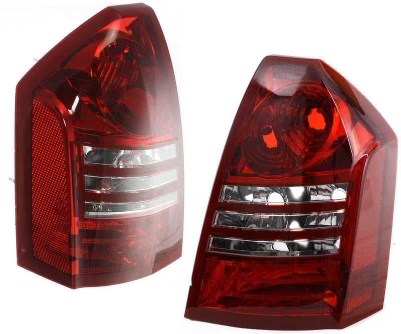 Tail Light Pair/Set for Chrysler 300 (2005-2007), Includes Right (Passenger) and Left (Driver) Lens and Housing, Suited for 5.7L/6.1L Engine Replacement