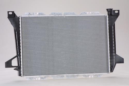 1995 - 1996 Toyota Camry Radiator Assembly