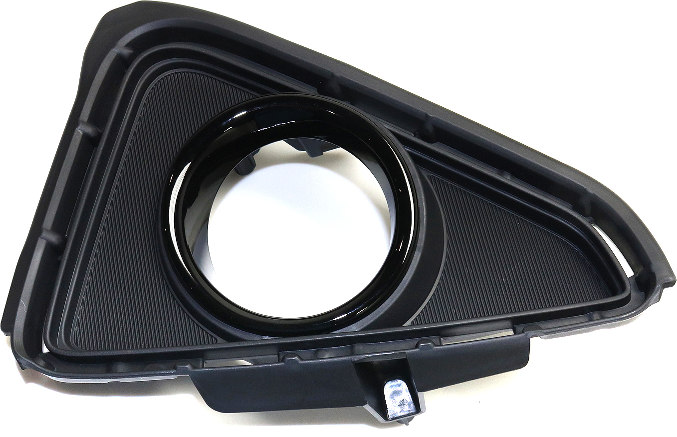 2015 - 2018 Toyota RAV4 Fog Light Trim - Right (Passenger)